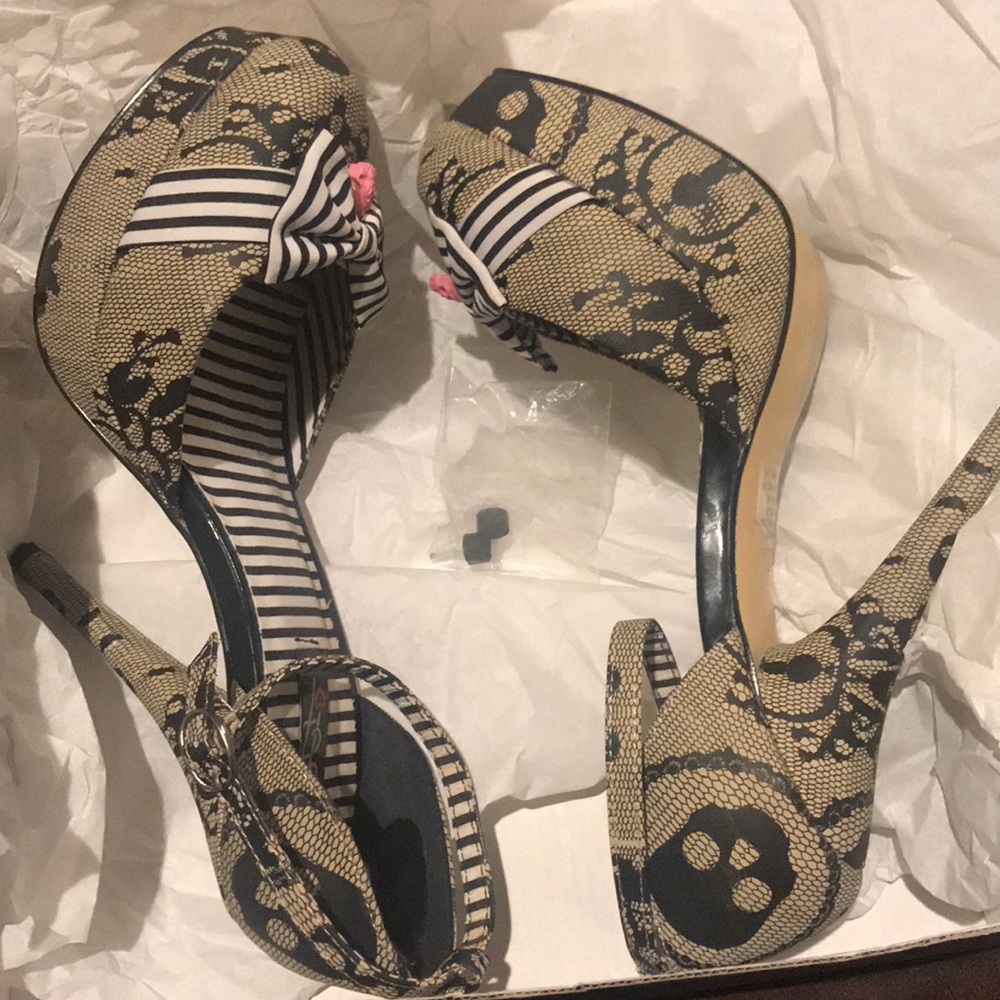 Iron Fist platform heel #shoes #platform
